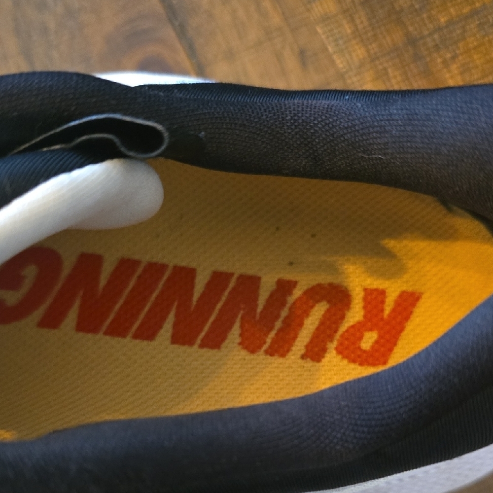 Nike White and Black Running Shoes with Gold Swoosh - Picture 8 of 13